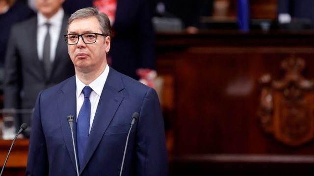 Tre plumba në zarf në adresë të Ivica Daçiç,