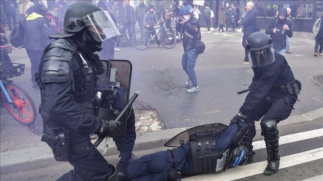 Tragjedi në Francë: Makina përplas turmën, 1 i vdekur dhe 5