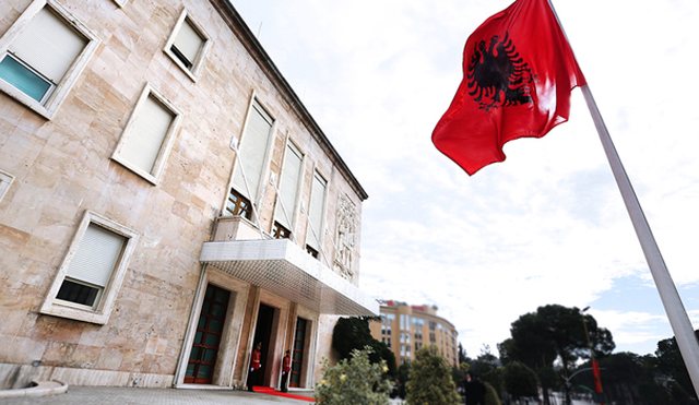 LAJMI I FUNDIT/ Ndryshime n&euml; qeverin&euml; Rama, K&euml;shilli i Ministrave
