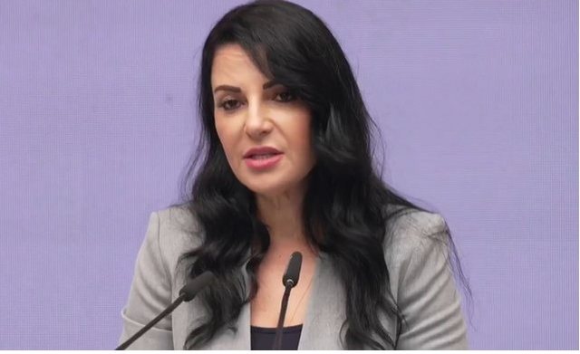 Balluku: “56 zona urbane me 24 orë ujë të