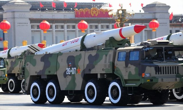 Lazerë, raketa hipersonike dhe një 'triadë