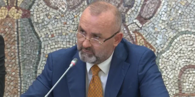 "10 vite burg për ndërtimet pa leje..."/ Ministri Manja