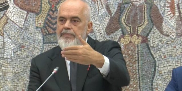 “Zjarrvënia është vrasje”/ Rama ngre tonet: Krim me