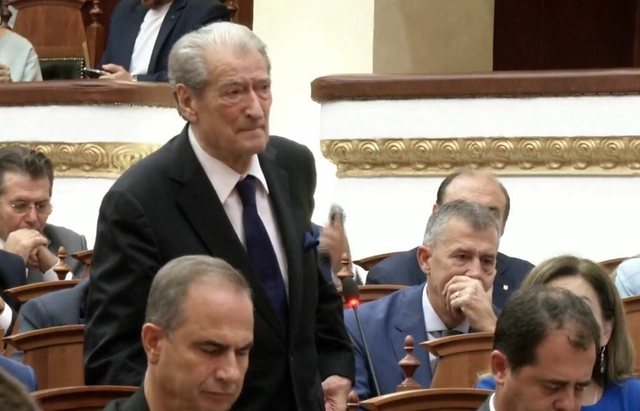 “Ç’a e keni ju Kushtetutën?”, Berisha