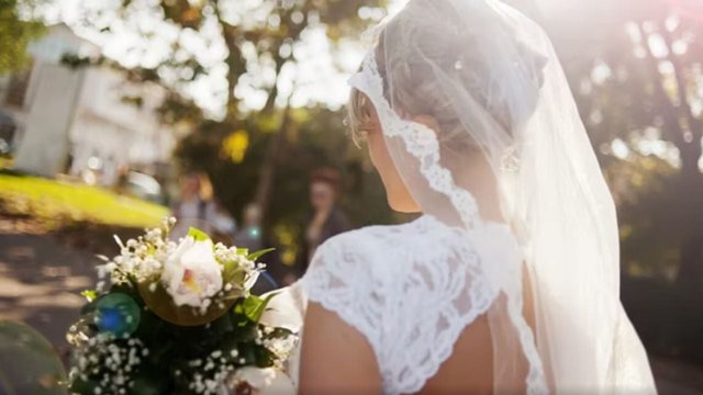 Nusja vonohet në dasmën e saj, prifti nis procedurat e celebrimit pa