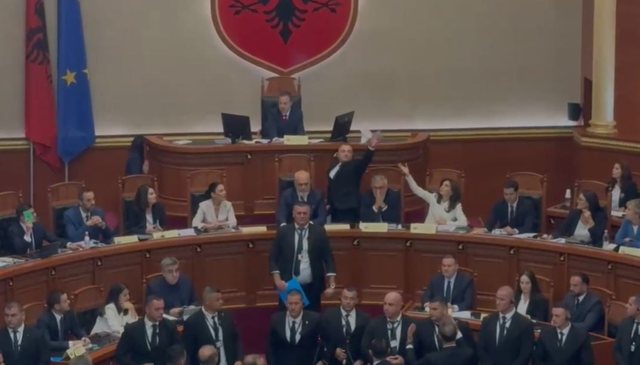 "Rama 4" merr 82 vota në Kuvend! Tensione në seancë,