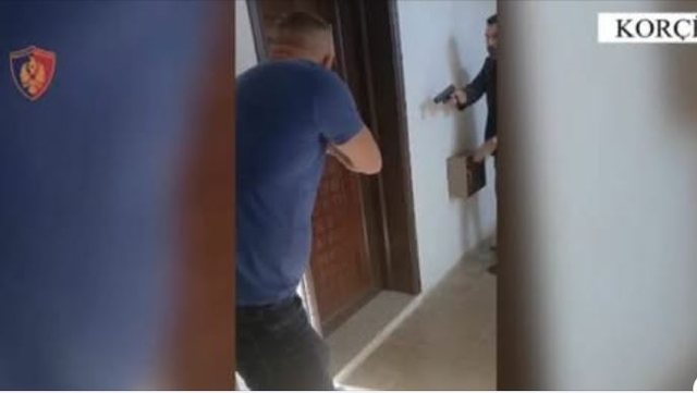 Arrestohet në Korcë 26-vjecari i rrezikshëm, u gjet me armë