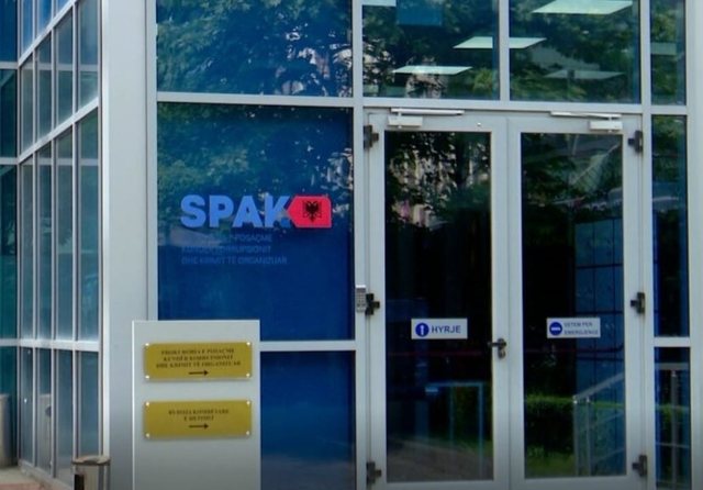 Shoferi i prokurorit të SPAK kërcënon shefin e policisë
