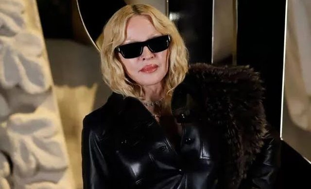 Madonna rikthehet në publik pas sëmundjes, shfaqet në