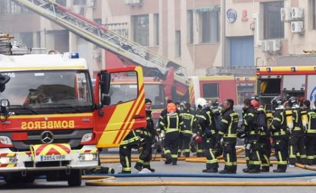 Shembet ndërtesa 6-katëshe në qendër të Madridit,