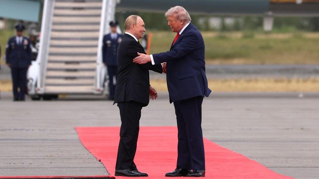 “Po flas me Putinin tani”, Trump telefonon Presidentin e Rusisë
