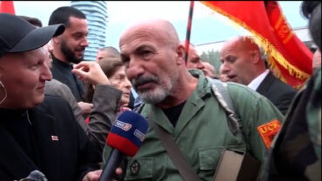 Nga Kosova në Tiranë në këmbë: Protestuesi flet, i