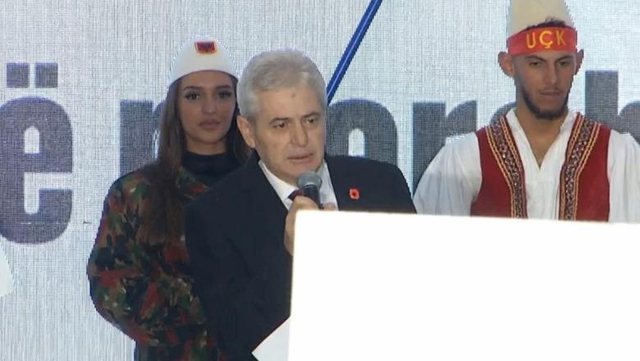 Ali Ahmeti mesazh Kurtit nga Tirana: Disa të pavetëdijshëm po