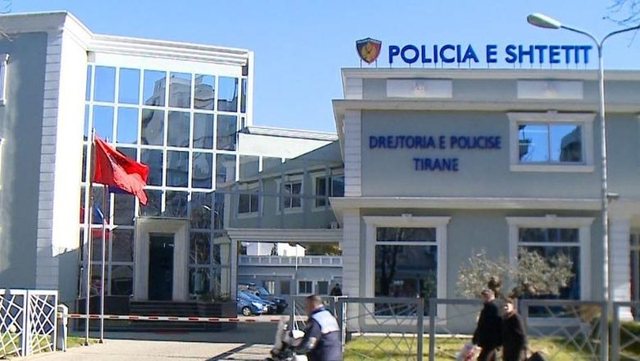 U konfliktua me disa persona në lokal dhe u drejtoi armën, e