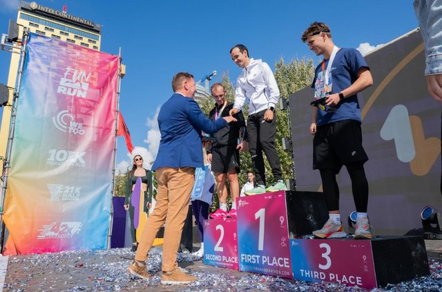 ONE ALBANIA MBËSHTET MARATONËN E TIRANËS 2025: MIJËRA