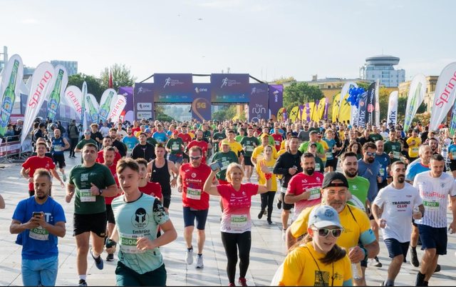 ONE ALBANIA MBËSHTET MARATONËN E TIRANËS 2025: MIJËRA