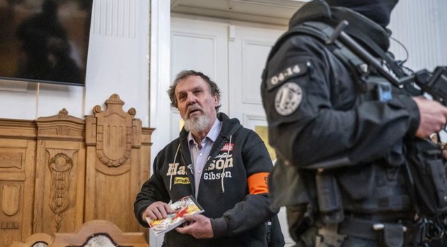 Plagosi në atentat me katër plumba kryeministrin sllovak Robert Fico,