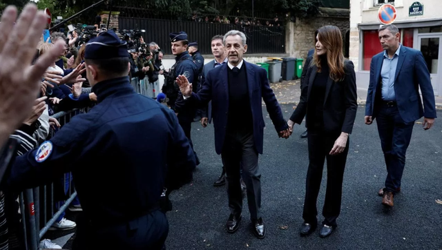 Cilët janë dy librat që Sarkozy mori me vete në qelinë