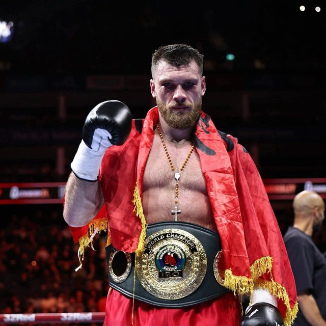 Boksieri Jurgen Uldedaj shpallet kampion bote në versionin IBO