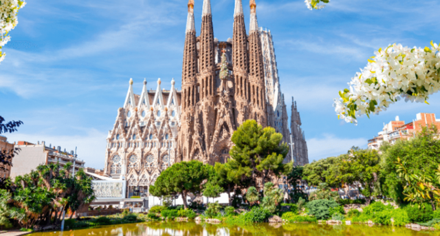 Bazilika thyen rekordin e lartësisë/ Sagrada Familia në