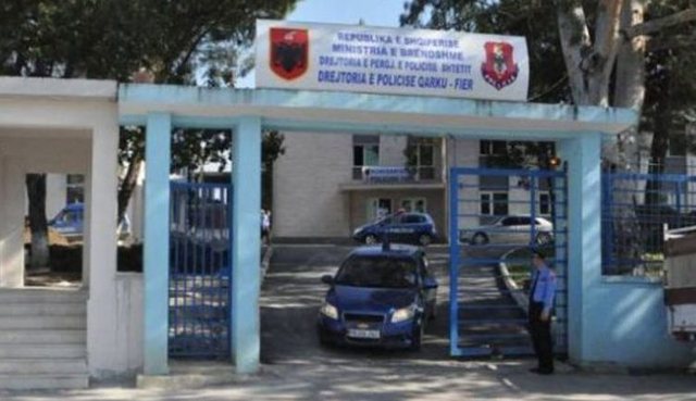 Fier/ U ndalua duke drejtuar mjetin pa patentë, 21-vjeçares i kapen