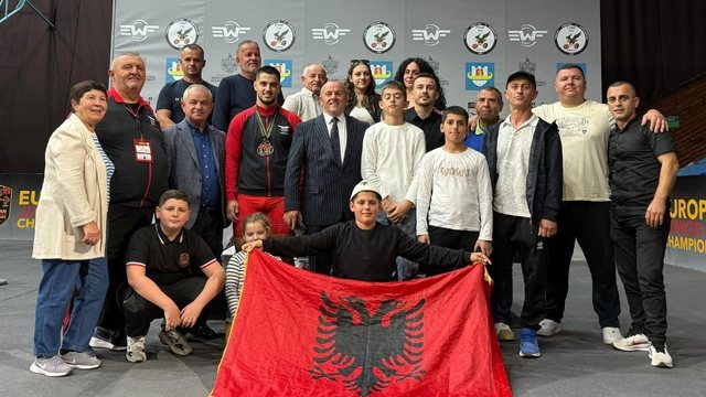 Ertjan Kofsha, i treti i Europës në peshngritje me 2 medalje bronzi,