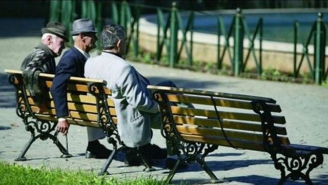 Qeveria njofton bonus për pensionistët! Ja sa lekë do të