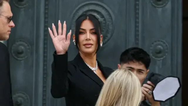 Kim Kardashian përdor ChatGPT për studime, por e fajëson për