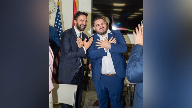 Mamdani me shqiponjën shqiptare/ Fotot e Kryebashkiakut të ri të