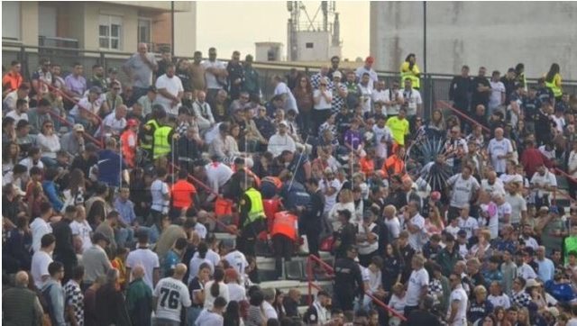 FOTO/ Tragjedi në futbollin spanjoll, tifozi humbet jetën në