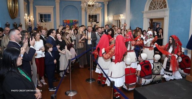 Eric Adams me simbolin e shqiponjës! Kryetari i Bashkisë së Nju