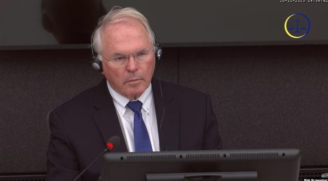 Christopher Hill dëshmon për UÇK-në dhe takimin