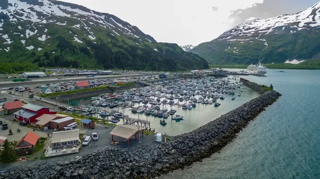 Brenda qytetit ku të gjithë jetojnë nën një çati