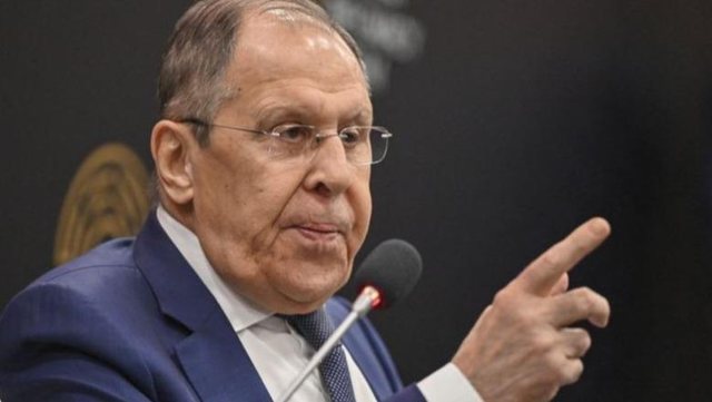 Bota në LUFTË? Lavrov akuzon Brukselin dhe Britaninë: Po nxisin