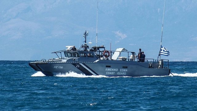 TRAGJEDI/ Mbytet varka me emigrantë, 56 persona...