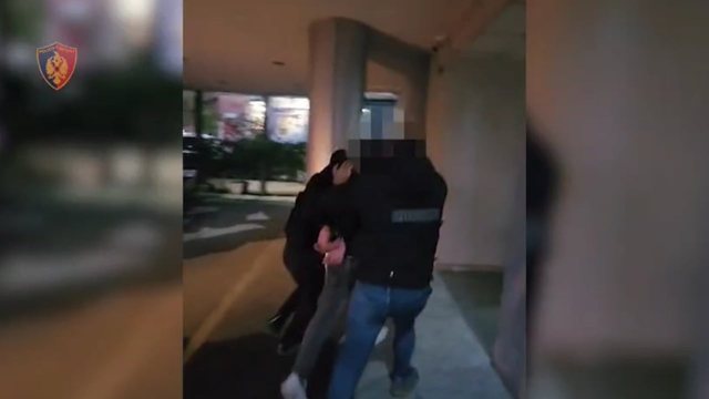 EMRI/ Krijoi profil të rremë në rrjetet sociale me emrin dhe