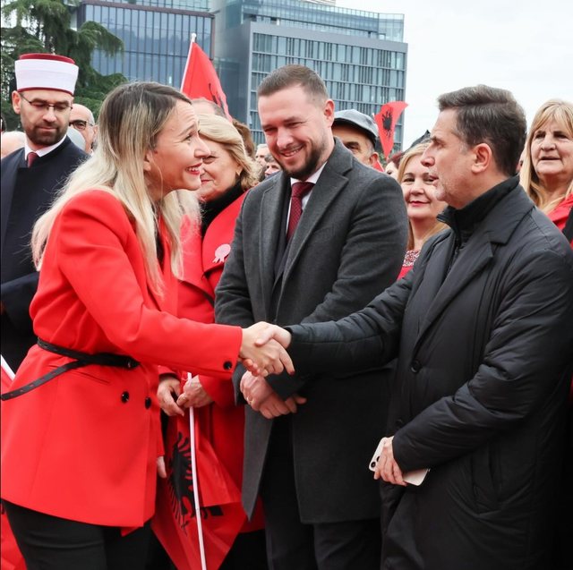 E quajti “arrogante” dhe i publikoi SMS-të, Erion Braçe