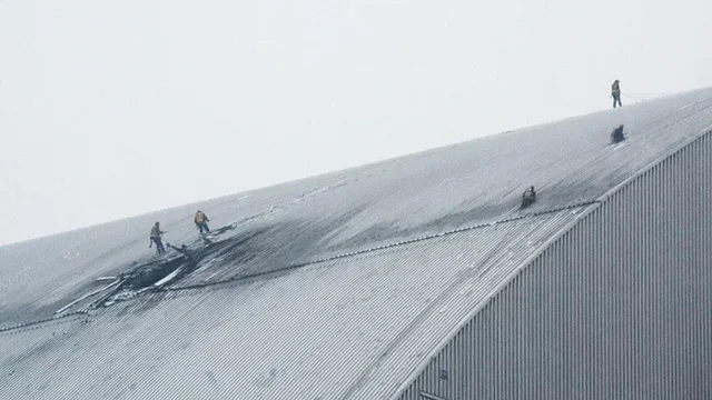 Dëmtohet mburoja mbrojtëse e centralit bërthamor të