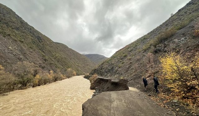 Shembet segmenti Lozhan-Moglicë, 8 familje mbeten të bllokuara