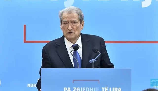 Klipi përmbledhës i 35 viteve të PD dhe fshirja e Bashës nga