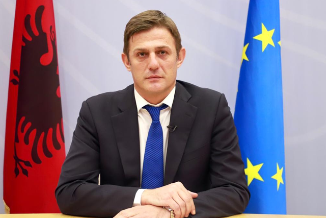 Vendimet e Këshillit të Ministrave, lirohet nga detyra