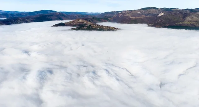 Mjegulla e dendur mbulon Sarajev&euml;n, ndotja e ajrit rritet ndjesh&euml;m