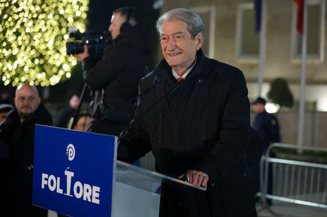 Mbyllet protesta para Kryeministrisë! Berisha: Të mbledhim sa më