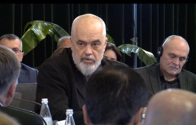 Edi Rama: Do të dekriminalizojmë shpifjen për gazetarët.