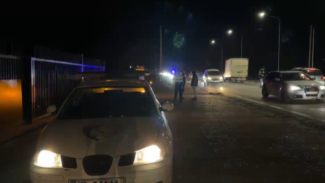 Aksident n&euml; aksin Lezh&euml;&ndash;Milot, kamion&ccedil;ina p&euml;rplas