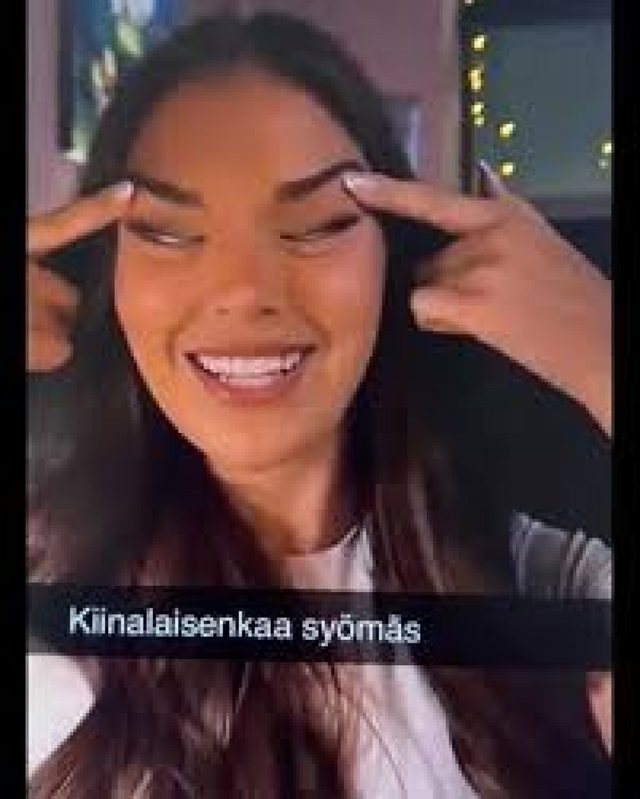 Fotoja virale e 'syve të pjerrët' të Miss