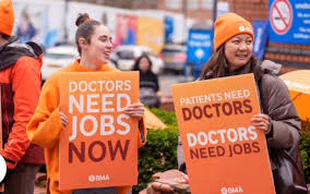 Në kulmin e gripit sezonal, mjekët britanikë braktisin spitalet