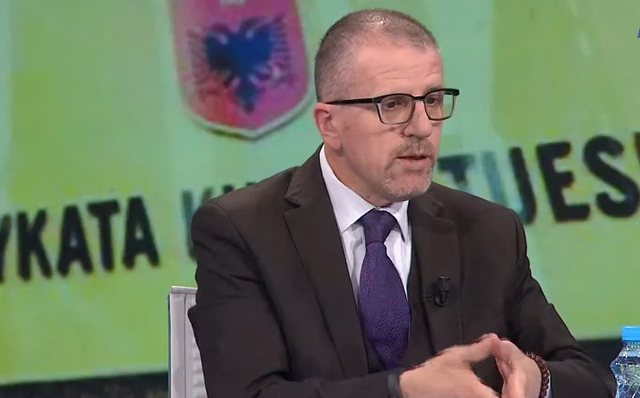 “Rrinë në shtëpi dhe bëjnë statuse në