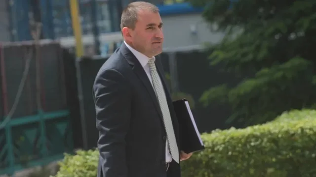 Zbulohet kush e shoq&euml;ron nes&euml;r n&euml; K&euml;shill prokurorin