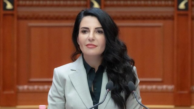 &ldquo;Balluku do t&euml;rhiqet&hellip;&rdquo;! Ish-deputeti i PS: Do ket&euml;